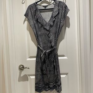 Gray and white silk blend Banana Republic dress